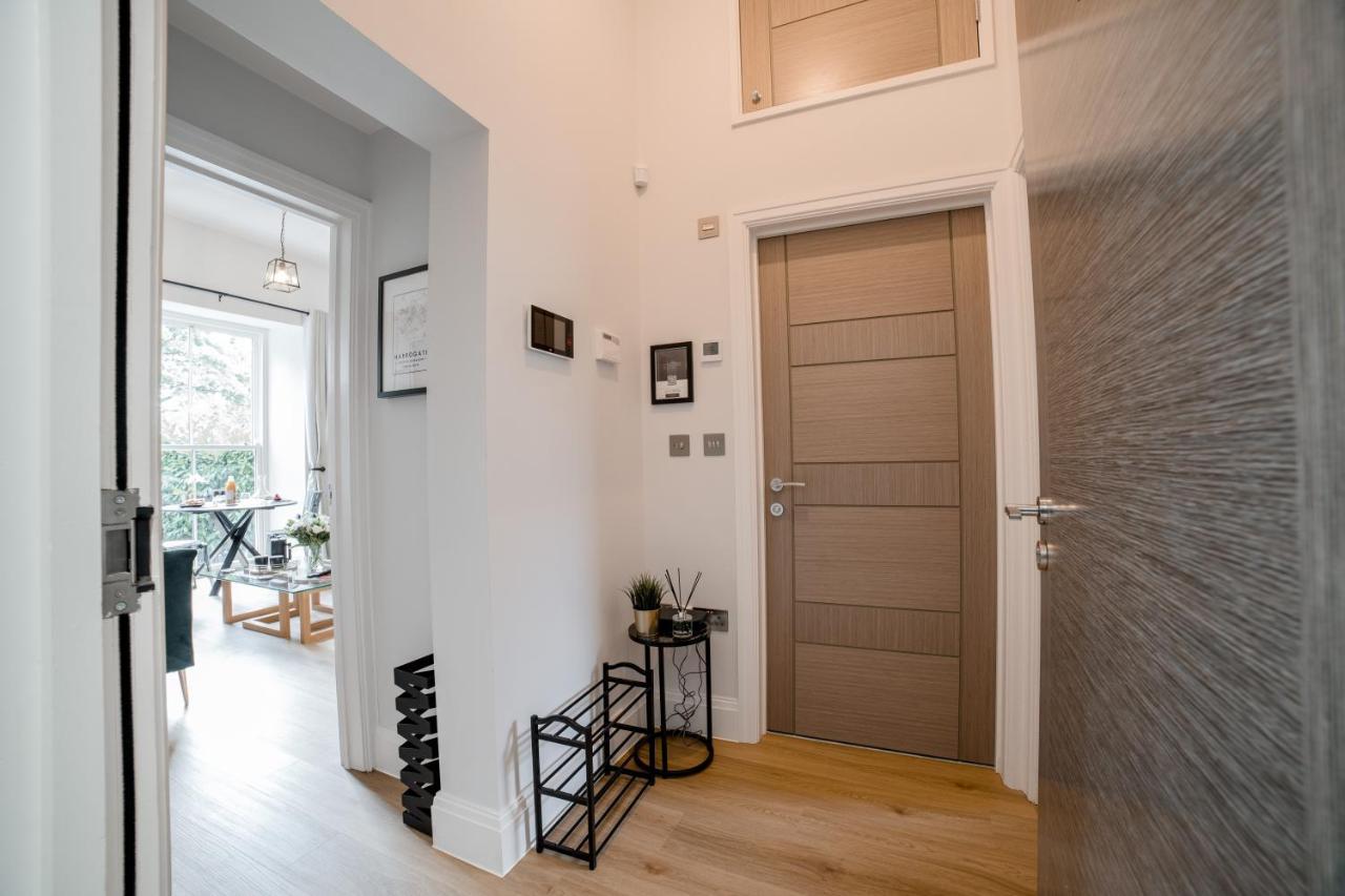 York Place One Харрогейт Экстерьер фото